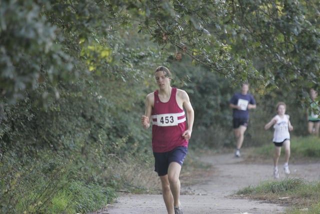 HOR 230907 Henfield joggers run -photo by steve cobb