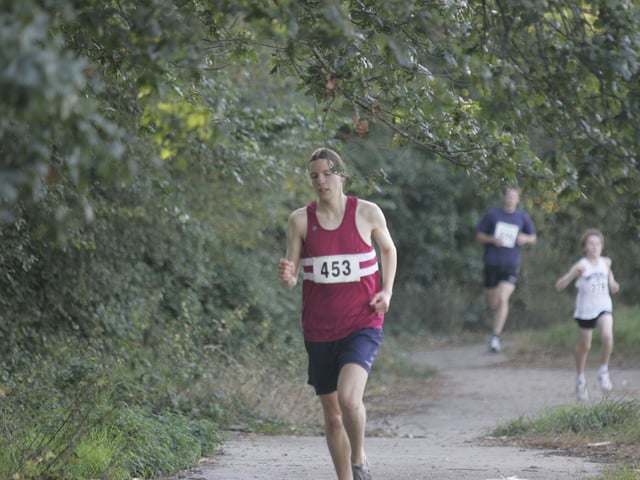 HOR 230907 Henfield joggers run -photo by steve cobb