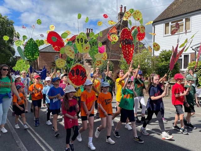 Natural World themed children's parade. Castlewood Primary