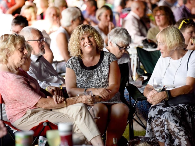 Hastings Beer and Music Festival 2017: Proms Night