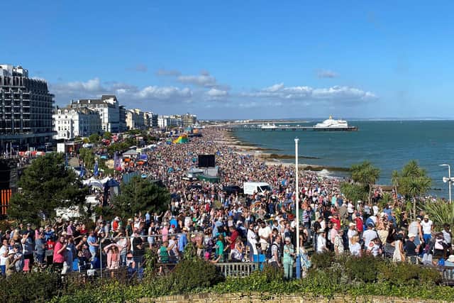 Airbourne crowds in Eastbourne (photo by EBC)