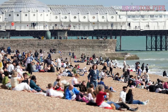 Hitzewarnung für Sussex und Surrey herausgegeben, da im Südosten ...