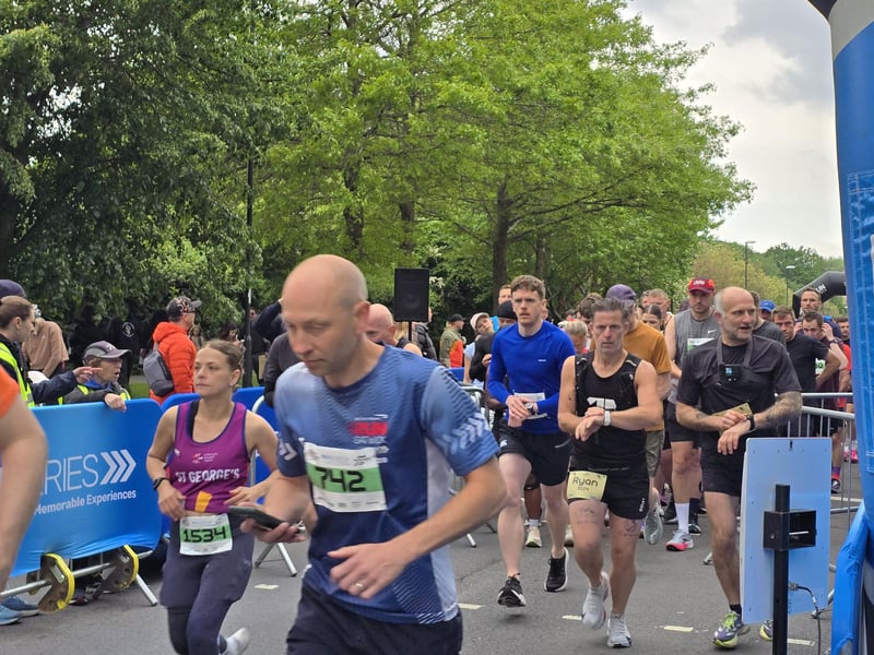 Run Gatwick 2026 half marathon and 5k