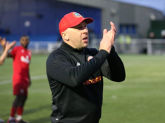 Aveley v Worthing action in National League South