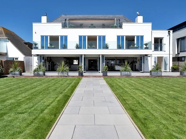 7 bed detached house