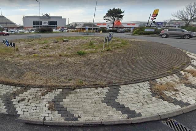 Ravenside Gateway Roundabout (Google Maps Streetview)