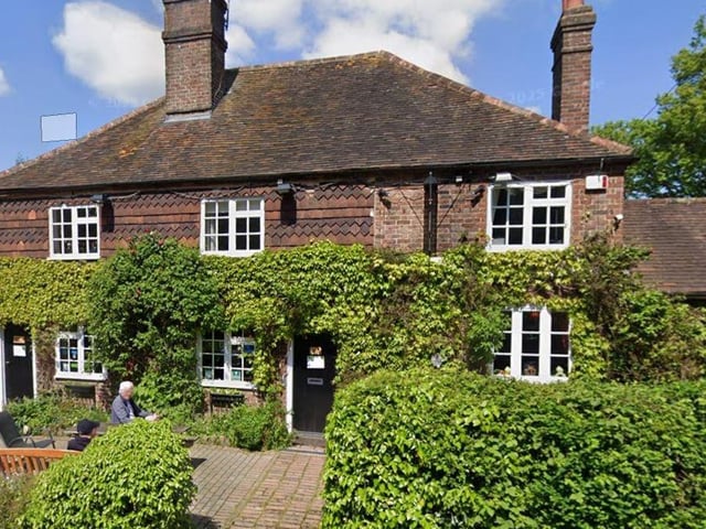 Michael Catlow said: "Was the Mitchell Arms/Hogshead & Malt Shovel. Now Black Jug or something out of town like the Frog." The Frog and Nightgown is in Wimland Road, Faygate.