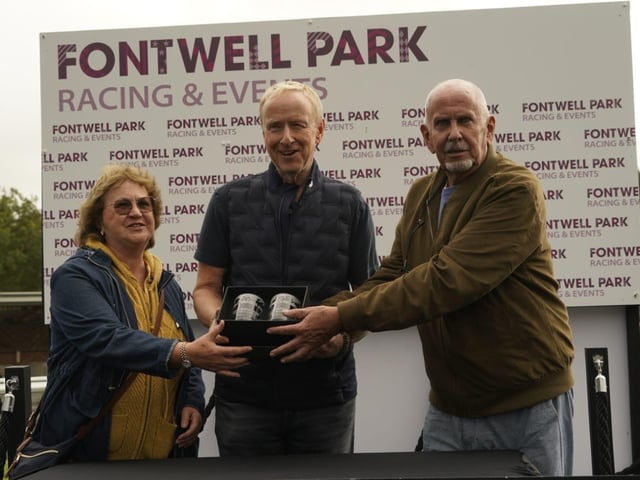 Fontwell Park jump racing action, October 2026