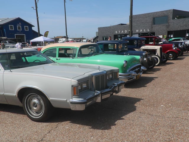 Hot Rod and Roll show in Hastings on June 21 2025. Photo by Roberts Photographic.