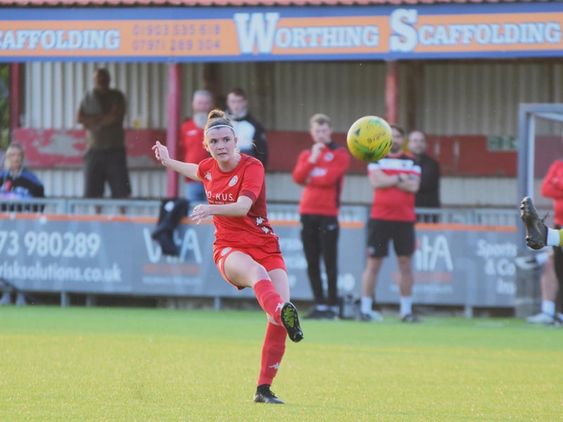 Worthing FC Women beat AFC Acorns and lift the London and SE premier division title