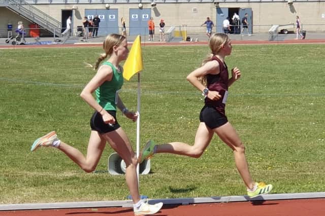 Evie Lennard - 1500m (burgundy top)