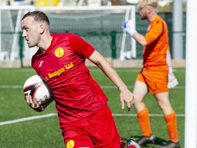 Newhaven FC take on Spelthorne Sports in the FA Cup