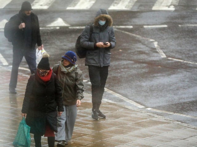 Shoppers out in Storm Barra, Grove Road South, Southsea. Picture: Chris Moorhouse (jpns 071221-01)