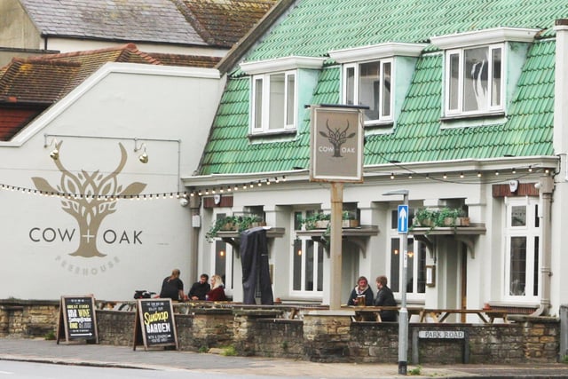 Cow and Oak, in Brighton Road, is a freehouse with a selected range of beers and lagers, as well as fine wines and spirits