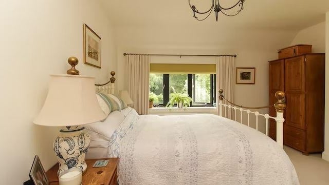 There are two further well proportioned bedrooms and a family bathroom