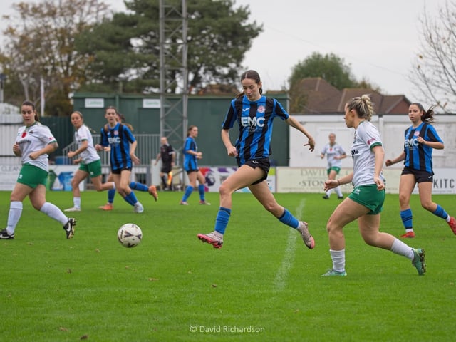 Rockettes remain unbeaten as they overcame their strongest test yet to beat 1st placed Saltdean United Development at Nyewood Lane. Photographer David Richardson was there to catch the action