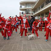 Bexhill Santa Dash 2022. Photo by Andrew Clifton.