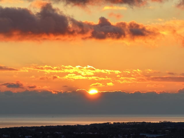 Photographer Eddie Mitchell took these pictures of the stunning sunset in Worthing at the weekend
