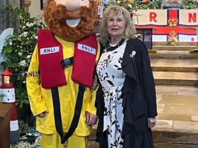 A flower festival was held at a church in Pevensey Pay in a fundraiser for Eastbourne’s RNLI.