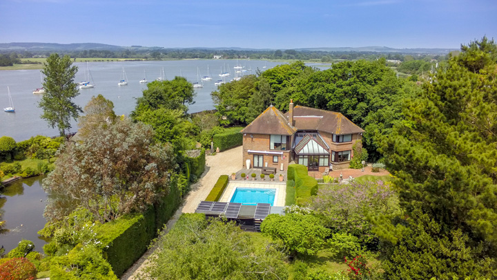 5 local homes with stunning views