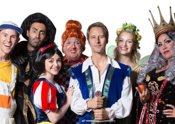 Snow White and the Seven Dwarfs at Worthing's Pavilion Theatre SUS-170112-121714003