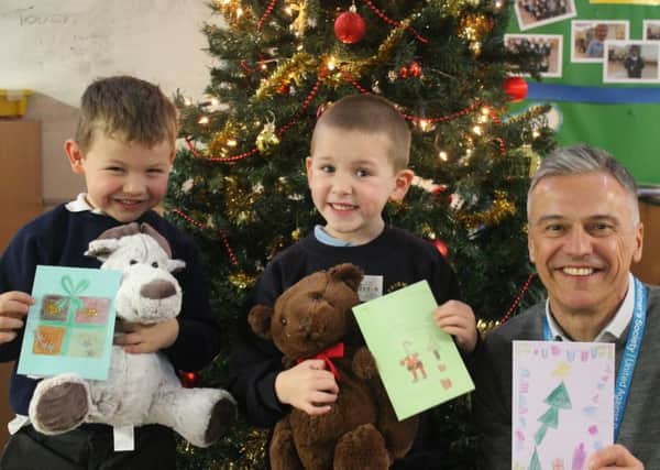 Haskins Garden Centre and Alzheimer's Society encourage local school to design Christmas cards for those with dementia