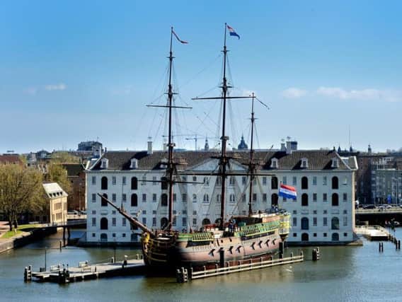 A full-size replica of the Amsterdam, a Dutch East Indiaman that came to grief on the coast near Hastings in 1749, is moored beside the Netherlands Maritime Museum. The original vessel was built in Amsterdam, hence her name.