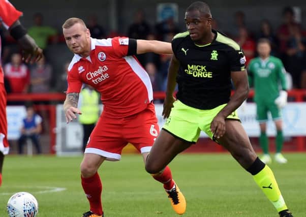 Football - League 2
Crawley Town v Cambridge Utd
Pictured in action  is Crawley Town's Mark Connolly  and Cambridge's Uche Ikpeazu.

Picture: Liz Pearce 19/08/2017

LP171002 SUS-170819-205453008