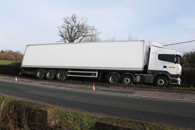 A29 BURY RD CLOSED, LORRY HIT POWER CABLE. Photo by Eddie Mitchell