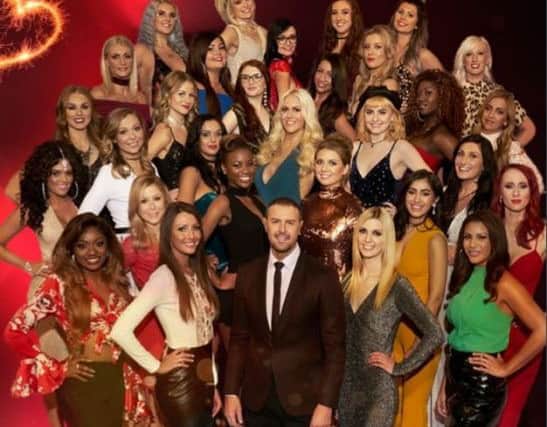 Paddy McGuinness and contestants on Take Me Out SUS-180501-125803001