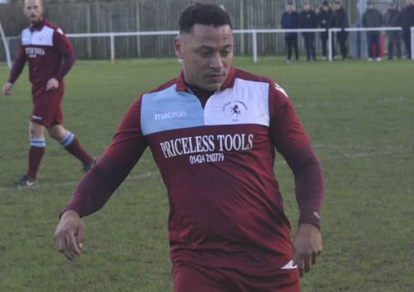 Wes Tate scored Little Common's winner in the 3-2 victory at home to Southwick.