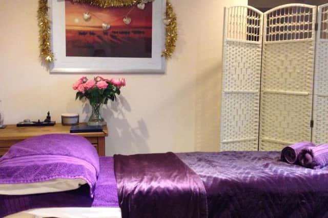 Naturally Beautiful Holistic Therapies treatment room SUS-180115-164634001