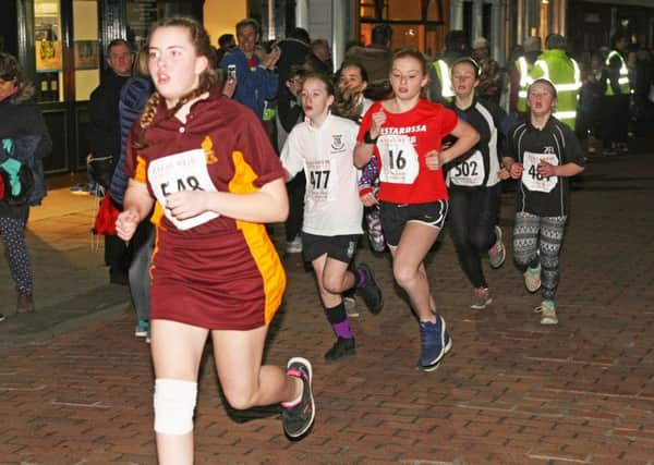 The secondary school girls' race / Picture by Derek Martin