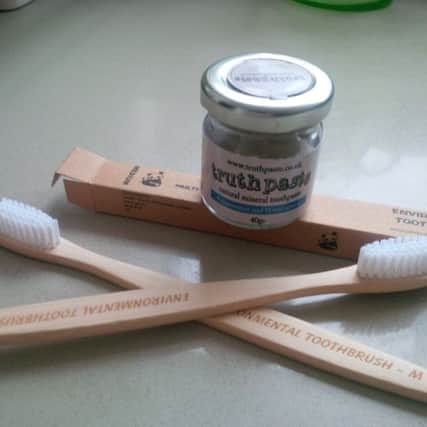 Plastic-free tooth cleaning