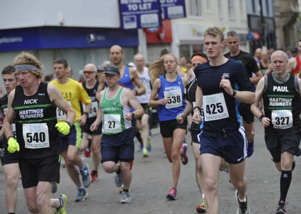 The field sets off in the 2017 Hastings Runners 5-Mile Race. Picture by Simon Newstead