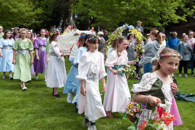 Crowning of the May Queen in Alexandra Park 2018. Photo by Frank Copper SUS-180514-072007001