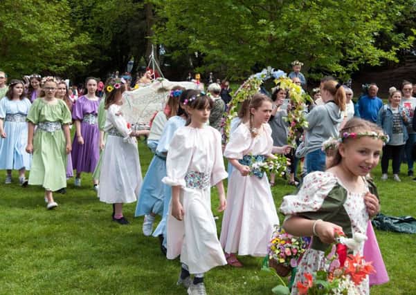 Crowning of the May Queen in Alexandra Park 2018. Photo by Frank Copper SUS-180514-072007001