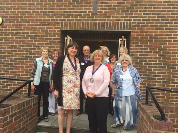 Eastbourne mayor Gill Mattock visits Memory Lane SUS-180529-090014001