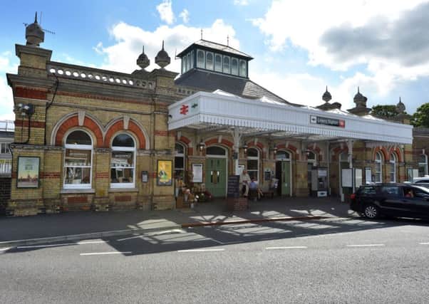 Lewes Train station SUS-171008-091540008
