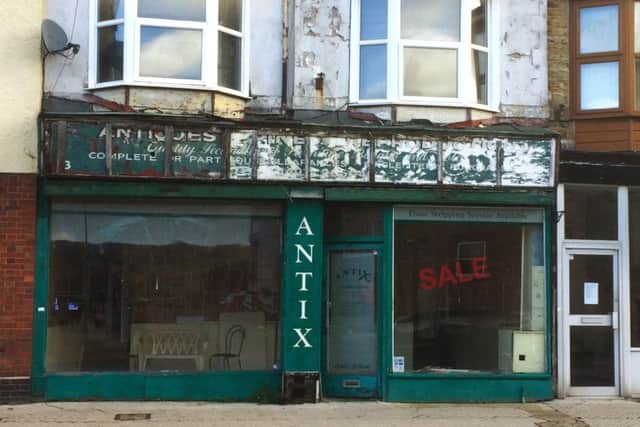 Antix store, Horsham SUS-180106-160749001