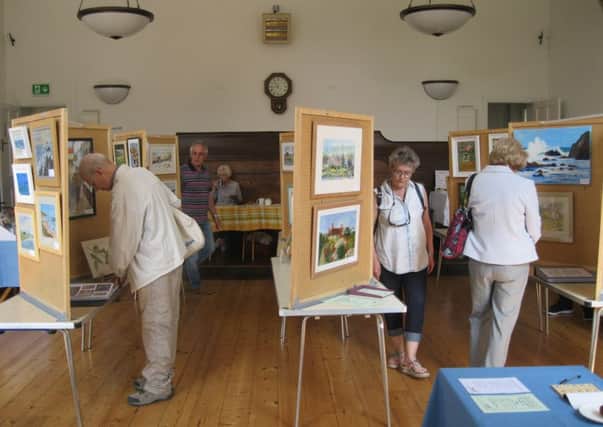 Horsham Painitng Group's recent exhibition at Quaker Meeting House SUS-180506-104206001