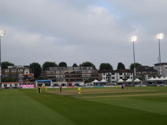 Sussex chase the target under the County Ground lights / Picture by Phil Hewitt