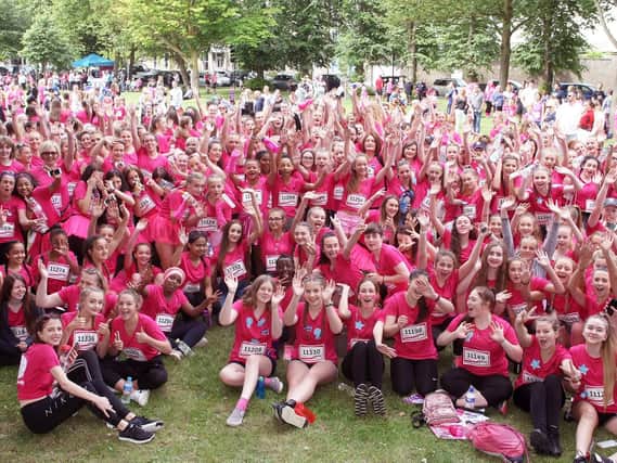 Durrington High School students at Worthing Race for Life 2018. Picture: Derek Martin DM1864114a