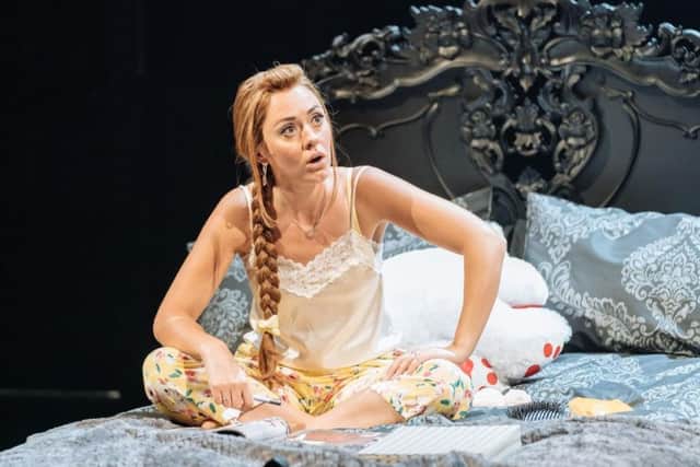 Susannah Fielding as The Country Wife - Photo by Manuel Harlan