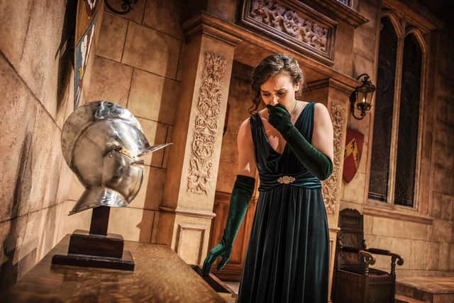 April Pearson The Case of the Frightened Lady_Pamela Raith Photography