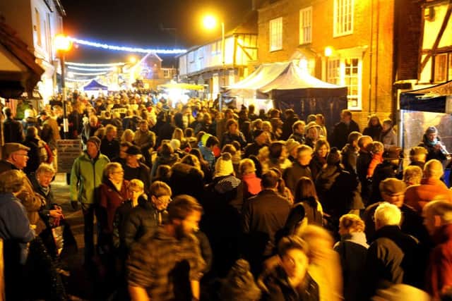Steyning late night shopping is always popular at Christmas time. Picture: Steve Robards  SR1635761