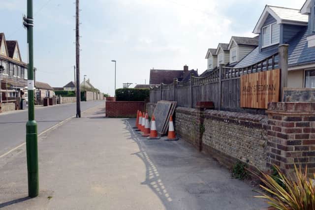 ks180246-4 Chi Witt Footpath  phot kate   The strip of pavement in question. It extends in a straight line from the end of the wall in the distance, parallel too the present wall on the right tapering in at the end
