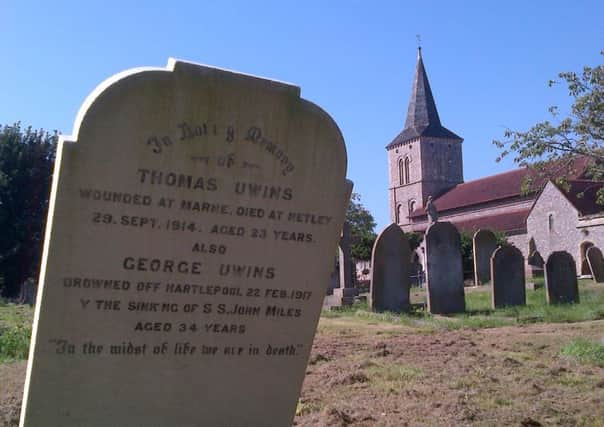 The grave of the brothers Tom and George Uwins in Southwick churchyard