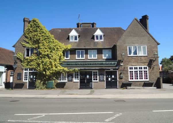 The Queens Head pub in Queen Street, Horsham SUS-180208-123812001