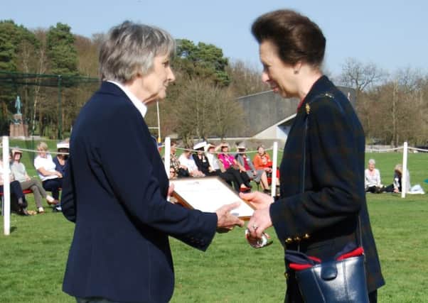 Fiona Wright receives the Presidents Award from the Princess Royal SUS-150105-155551003